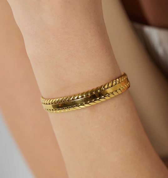Gold Day Out Bangle
