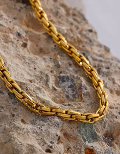 Gold Linked In Necklace