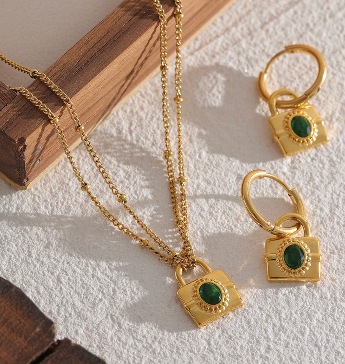 Gold Padlock Emerald Green Jewelry Set