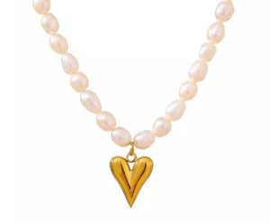 Gold heart pendant pearl necklace